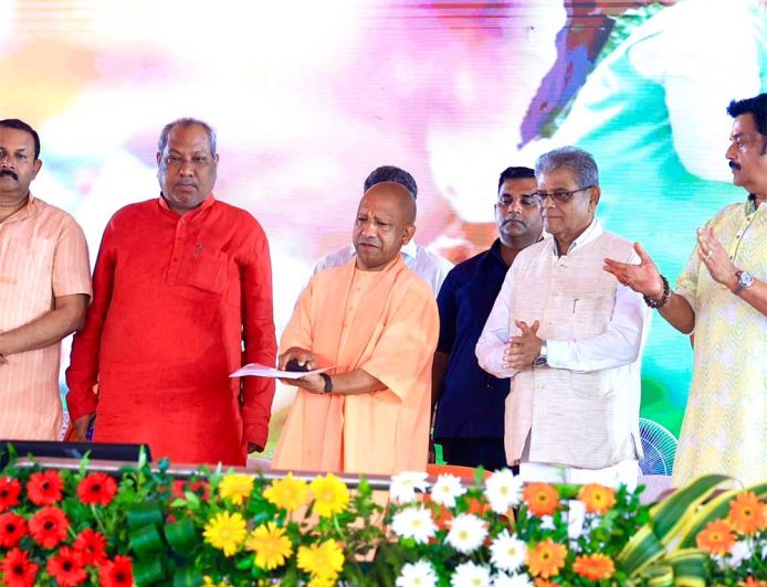 योगी सरकार ने जनसहभागिता से रचा नया इतिहास, एक दिन में रोपे गए 35.27 करोड़ से अधिक पौधे