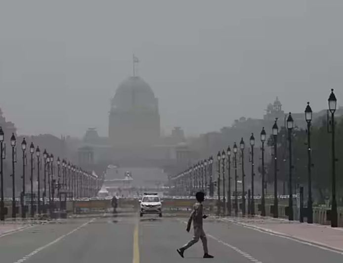 बारिश थमी तो दिल्ली की हवा बिगड़ी, AQI 48 से बढ़कर 294 पहुंचा