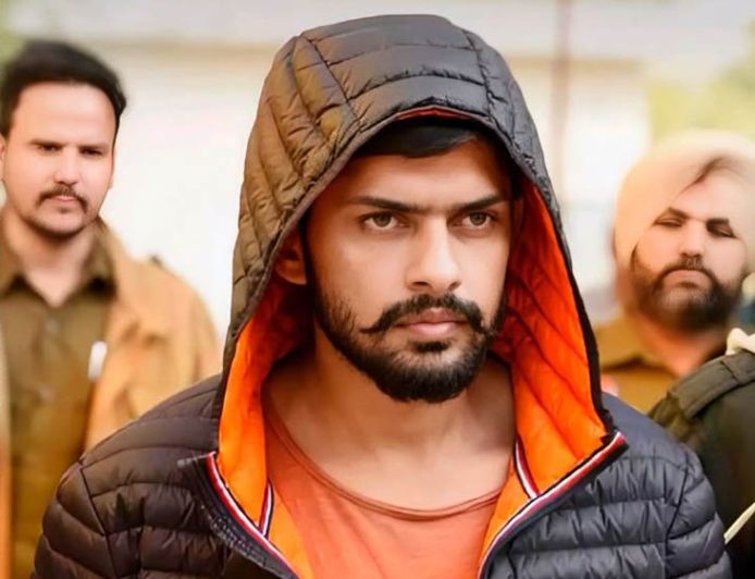 लॉरेंस बिश्नोई पर FBI की नजर? अमेरिका ले जाए जाने की चर्चा, फरार पंजाब पुलिस इंस्पेक्टर भी जांच के दायरे में