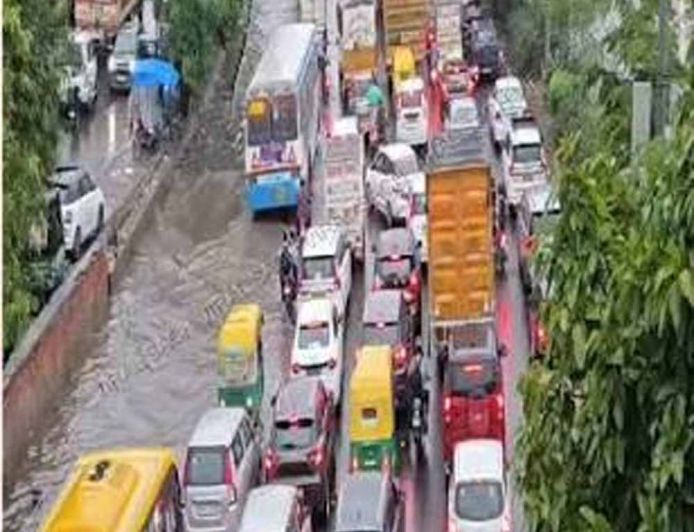 लुधियाना-दिल्ली नेशनल हाईवे पर लंबा जाम, हाईवे ब्लॉक होने से वाहनों की रफ्तार थमी