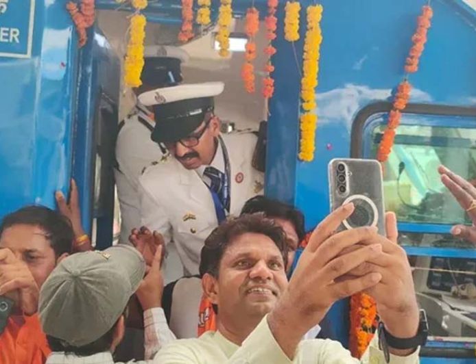 सोनीपत पहुंची देश की पहली हाइड्रोजन ट्रेन, यात्रियों ने बताया शानदार अनुभव