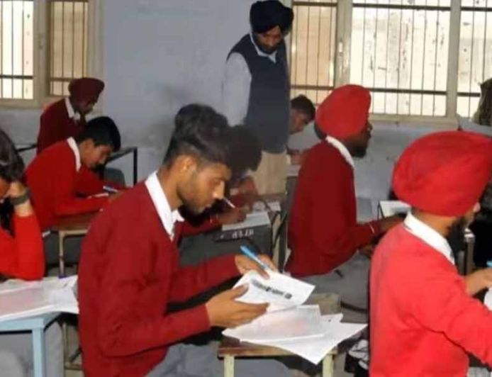 पंजाब में खराब परीक्षा परिणाम पर सख्ती, 68 स्कूलों के प्रिंसिपलों पर कार्रवाई की तैयारी