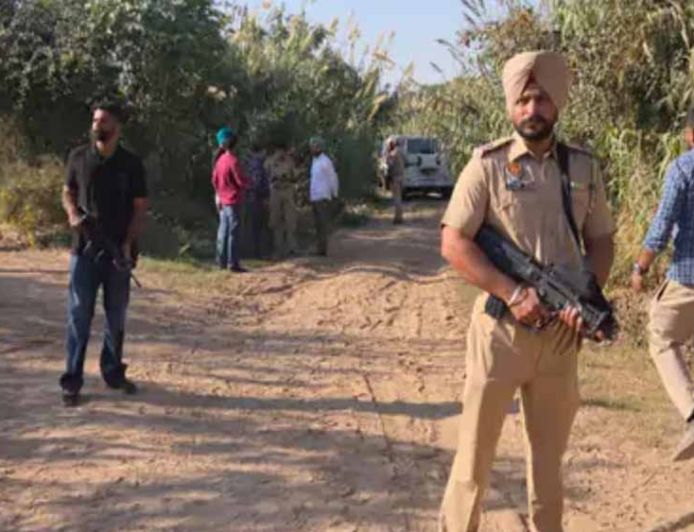 पंजाब पुलिस की मुठभेड़ में गैंगस्टर अर्शी और गुरशरण गिरफ्तार, अवैध हथियार बरामद