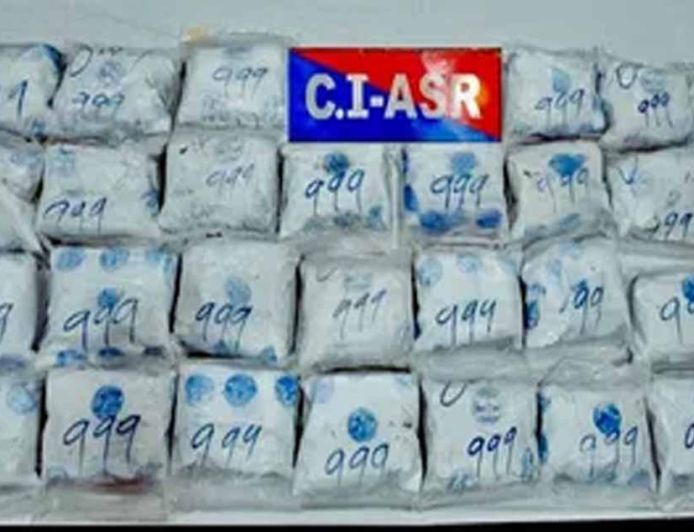 पंजाब में 70 करोड़ की पाकिस्तानी हेरोइन जब्त, अमृतसर पुलिस ने तस्करों को रंगे हाथ दबोचा