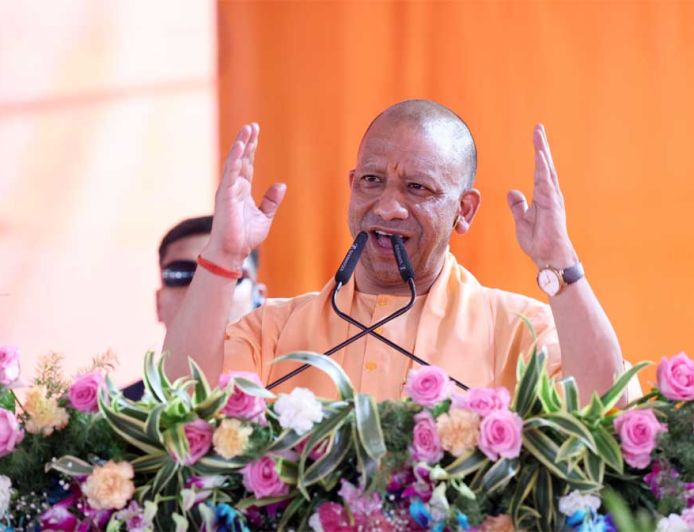 पढ़ाई में पीछे छूटे बच्चों को मुख्यधारा में लाएगी योगी सरकार, कैच-अप शिक्षण अभियान को मिलेगी नई गति