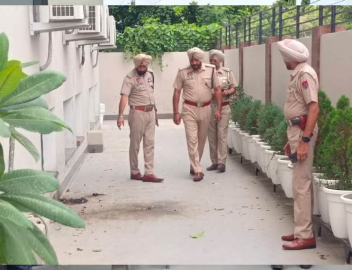 पंजाब में BJP दफ्तर पर पेट्रोल बम से हमला! संगरूर में आगजनी से मचा हड़कंप