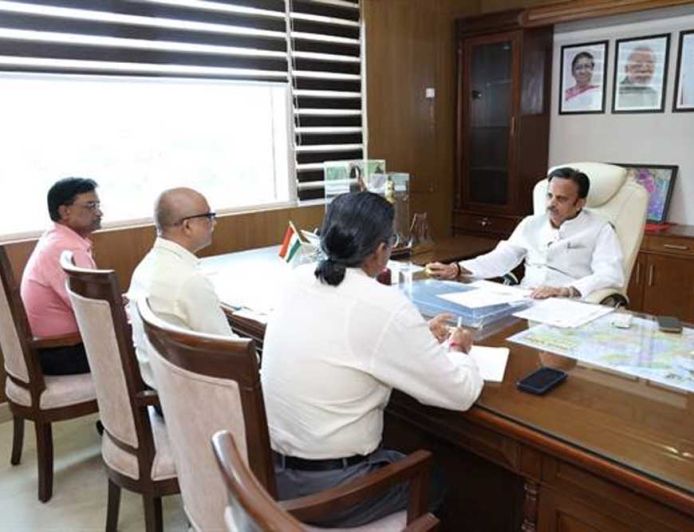 सुषेण योजना का विस्तार सभी सामुदायिक स्वास्थ्य केंद्रों तक करने के लिए आवश्यक व्यवस्थाएँ करें: उप मुख्यमंत्री  शुक्ल