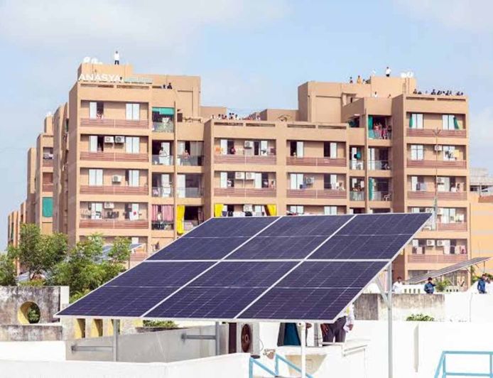 योगी सरकार की उपलब्धिः 7 लाख से अधिक आवासीय रूफटॉप सोलर संयंत्र स्थापित करने में यूपी दूसरे स्थान पर