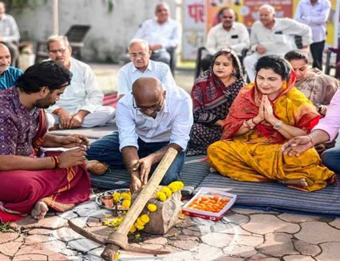 विकास के साथ सांस्कृतिक विरासत का संरक्षण सरकार की प्राथमिकता : राज्य मंत्री गौर