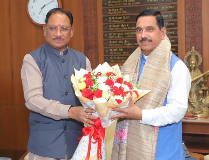 5 लाख मीट्रिक टन चावल के शीघ्र उठाव की पहल, मुख्यमंत्री विष्णुदेव साय ने केंद्रीय मंत्री से पर्याप्त रेलवे रैक उपलब्ध कराने का किया आग्रह