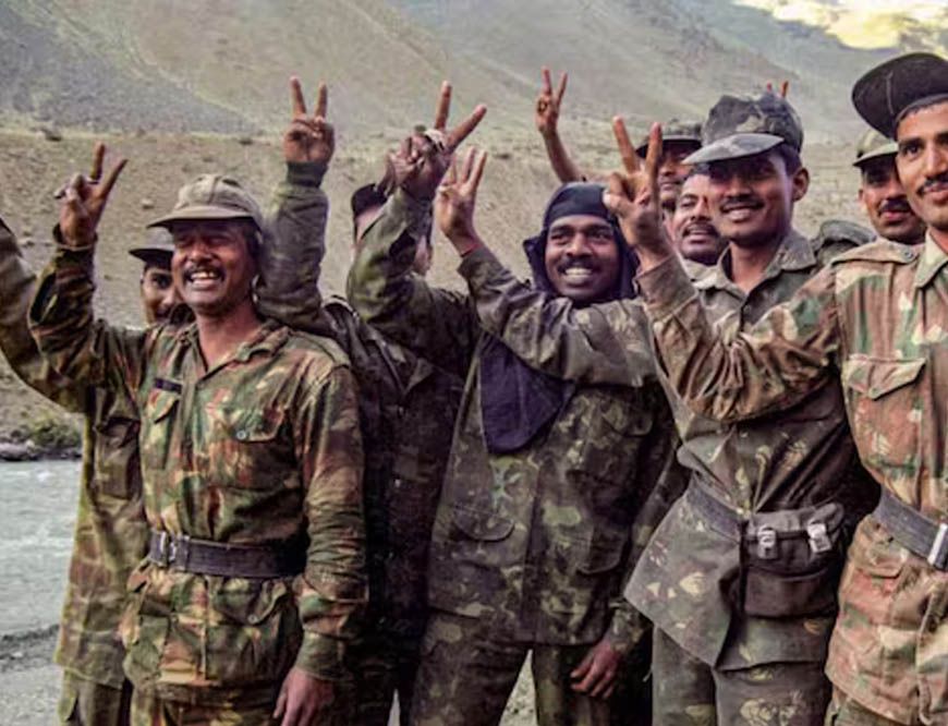 कारगिल युद्ध का अनसुना किस्सा: सफेद झंडा, पाकिस्तानी अफसर संग सिगरेट और फिर प्वाइंट 5465 पर फतह