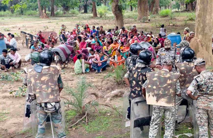 बस्तर में धर्मांतरण विवाद ने पकड़ा तूल, कई गांवों में तनाव, भारी पुलिस बल तैनात