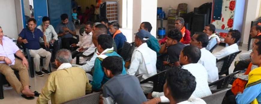 जनदर्शन में मंत्रीराजेश अग्रवाल ने सुनीं ग्रामीणों की समस्याएं, त्वरित समाधान के दिए निर्देश