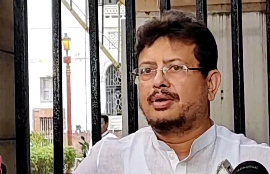TMC चुनाव चिह्न पर संकट? आज चुनाव आयोग पहुंचेगा ऋतब्रत गुट, ममता बनर्जी की बढ़ेंगी मुश्किलें!