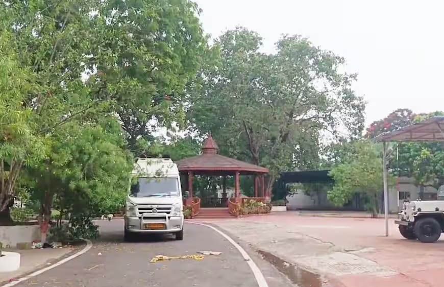 20 साल बाद राबड़ी देवी ने खाली किया 10 सर्कुलर रोड बंगला, नए आवास में शिफ्ट हुआ परिवार