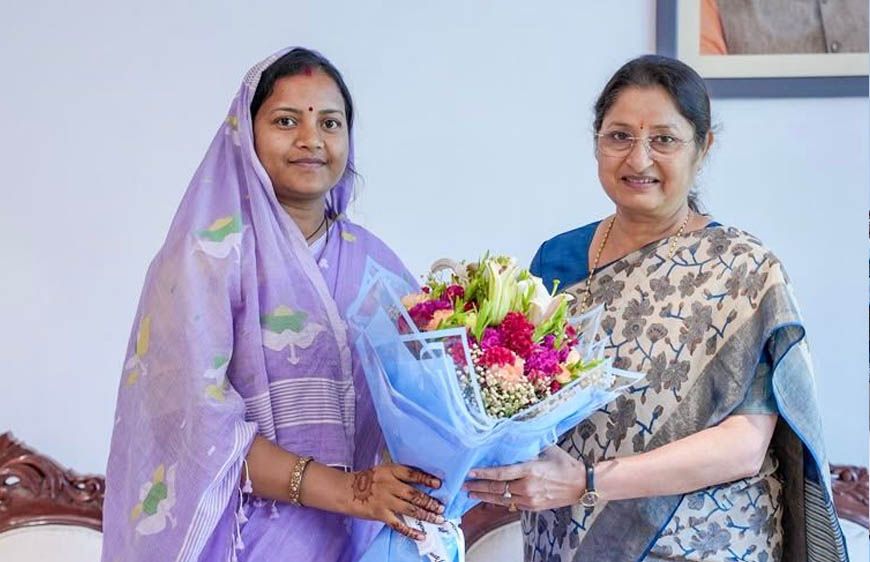 रायपुर : केंद्रीय महिला एवं बाल विकास मंत्री अन्नपूर्णा देवी से महिला एवं बाल विकास मंत्री लक्ष्मी राजवाड़े ने की सौजन्य भेंट