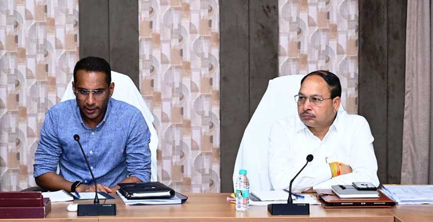 लोक निर्माण विभाग के सचिव ने विद्युत एवं यांत्रिकी कार्यों की समीक्षा की
