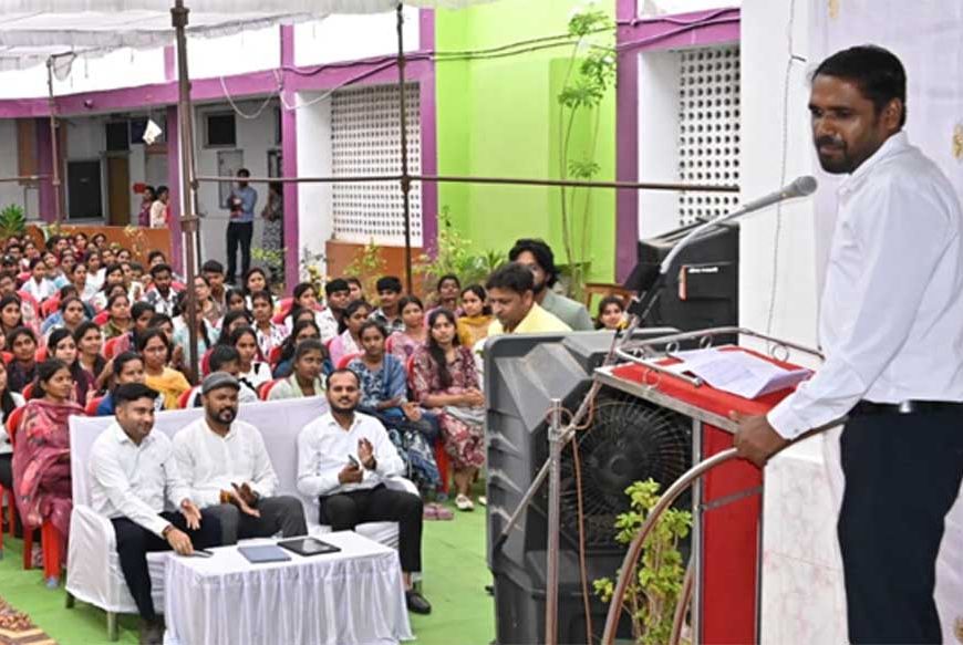 धमतरी प्रशासन की अनूठी 'पहल': युवाओं को मिलेगी मुफ्त कोचिंग