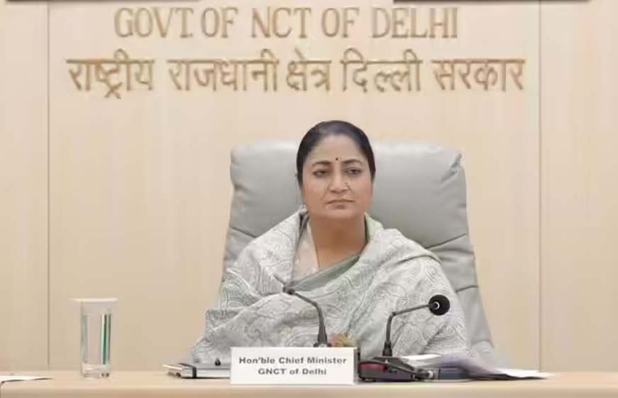 दिल्ली सरकार का बड़ा प्रशासनिक फेरबदल, वित्त विभाग के 52 अधिकारियों का तबादला