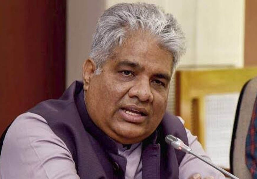 केंद्रीय मंत्री भूपेंद्र यादव के निजी सचिव हटाए गए, दो अन्य अधिकारियों पर भी गिरी गाज