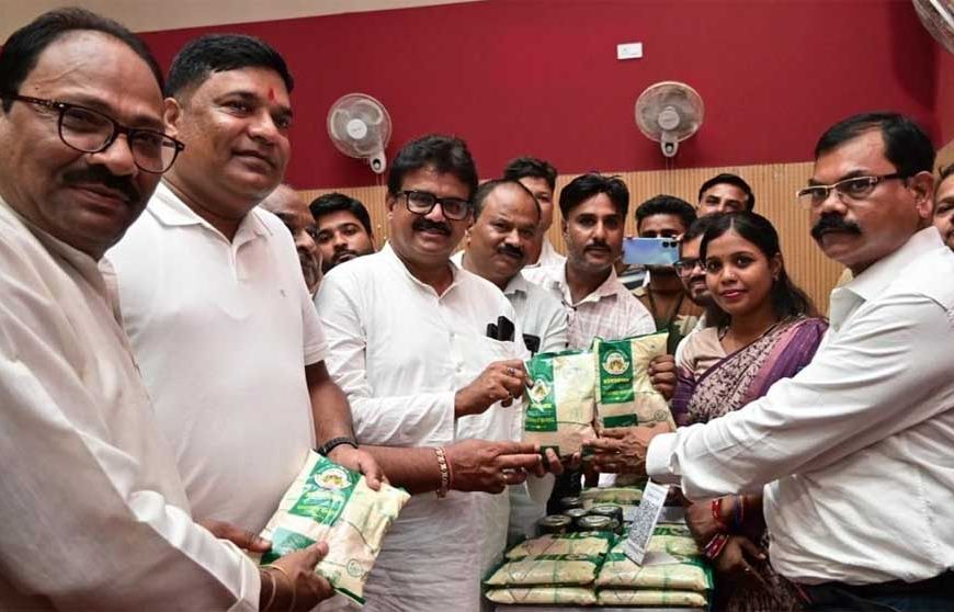 जीपीएम का ‘विष्णुभोग’ चावल बना महिलाओं की समृद्धि का नया ब्रांड, आधे घंटे में 45 हजार रुपये से अधिक की रिकॉर्ड बिक्री