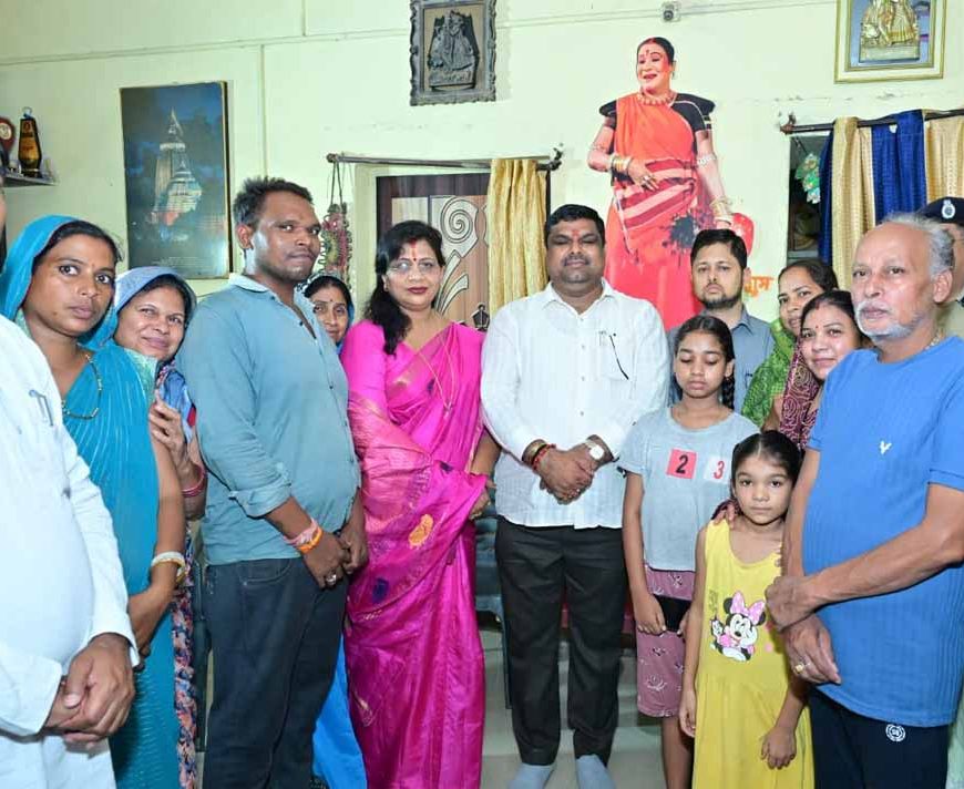 शिक्षा मंत्री ने पद्म विभूषण डॉ. तीजन बाई के श्रद्धांजलि कार्यक्रम की तैयारियों का लिया जायजा