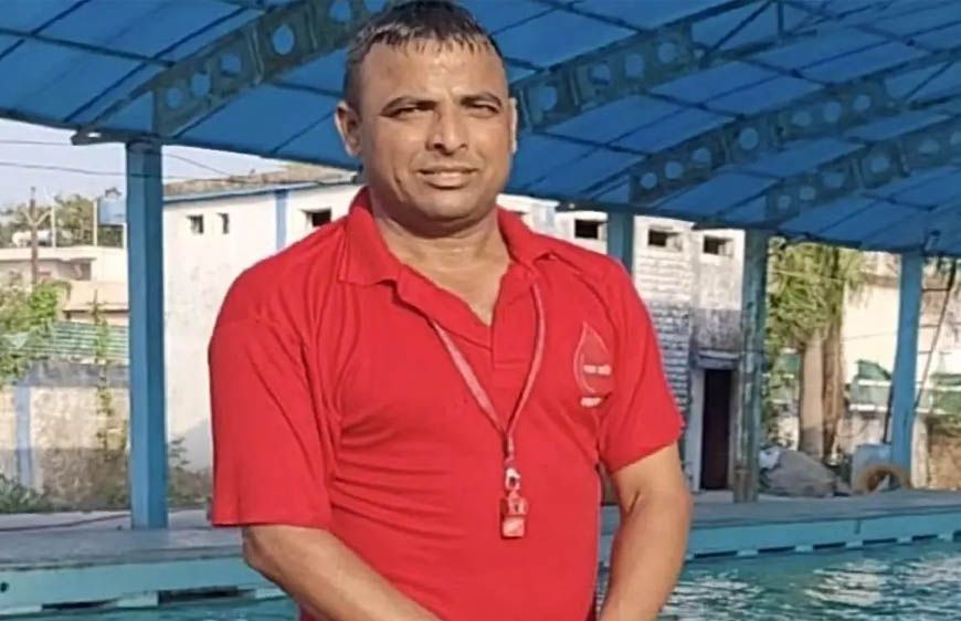 बैतूल के दिव्यांग तैराक रामबरन को फिर मिला मौका! इंग्लैंड में 36 किमी तैराकी कर रचेंगे इतिहास