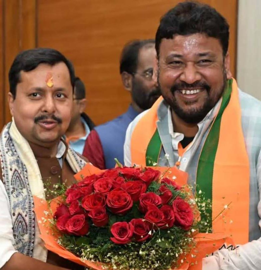बांकीपुर उपचुनाव: बीजेपी उम्मीदवार अभिषेक सिन्हा ने भरा नामांकन, NDA नेताओं ने दिखाई ताकत