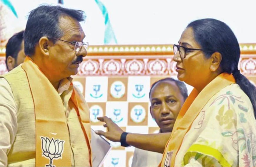 दिल्ली की राजनीति में बड़ा उलटफेर! 16 पार्षदों के साथ इस पार्टी का BJP में विलय, जानें पूरा मामला