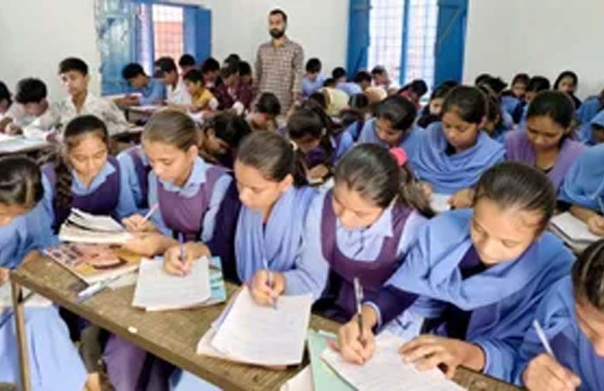 बिहार में शिक्षा अधिकारी हर महीने गांव जाकर अभिभावकों से करेंगे संवाद