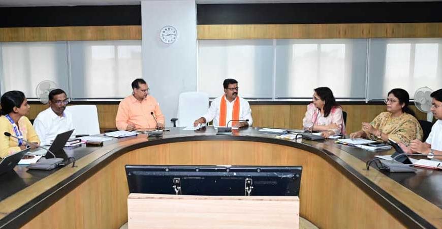 छत्तीसगढ़ में एआई (AI) तकनीक से होगा पीएमजीएसवाई सड़कों का निरीक्षण- उप मुख्यमंत्री विजय शर्मा का बड़ा फैसला
