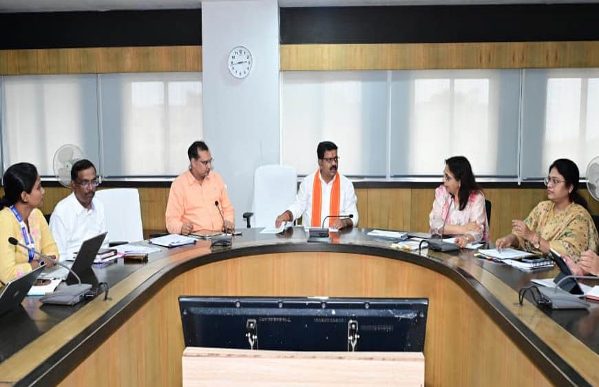 रायपुर : छत्तीसगढ़ में एआई (AI) तकनीक से होगा पीएमजीएसवाई सड़कों का निरीक्षण- उप मुख्यमंत्री विजय शर्मा का बड़ा फैसला