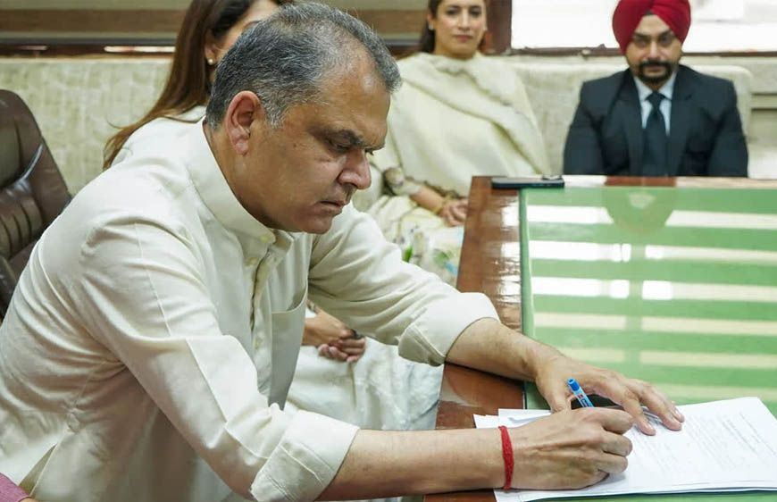102 करोड़ के फर्जी iPhone निर्यात घोटाले में AAP MLA संजीव अरोड़ा का नाम, ED चार्जशीट में बड़ा दावा