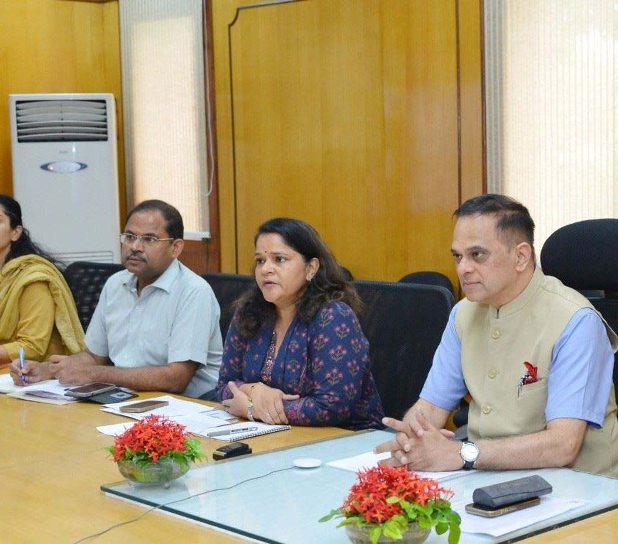 एसएमएस आईपीडी टावर परियोजना को समय पर पूरा करने के निर्देश