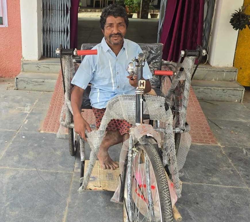 24 घंटे में मिली ट्राइसाइकिल, मुख्यमंत्री विष्णुदेव साय की संवेदनशील पहल से दिव्यांग गणेश राम यादव के जीवन को मिली नई रफ्तार