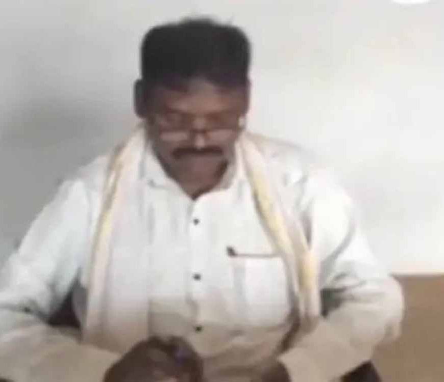 राजनांदगांव में रिश्वत लेते वीडियो वायरल, कलेक्टर ने पटवारी को किया निलंबित