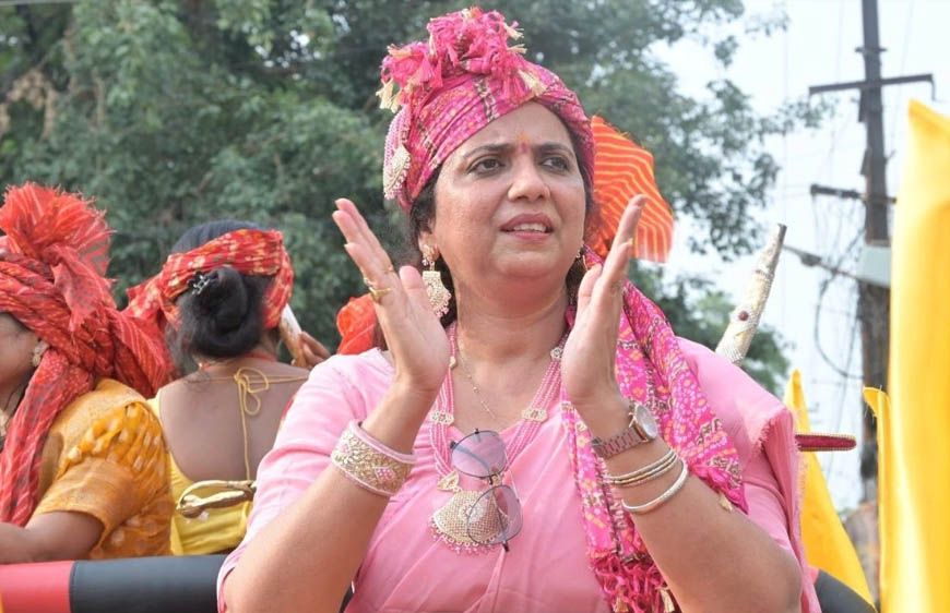 एक सिग्नेचर पड़ा भारी! बांकीपुर में वीणा मानवी का नामांकन रद्द, तेज प्रताप की पार्टी को झटका