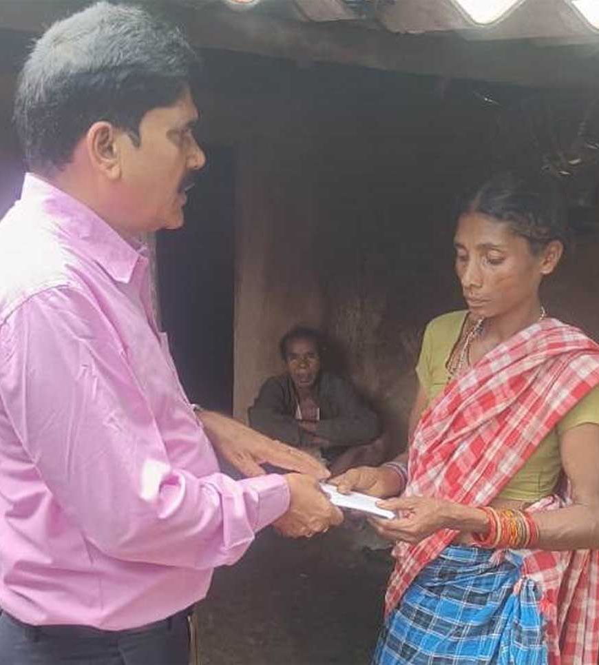 आपदा में पति को खोने वाली चैती का सहारा बना प्रशासन
