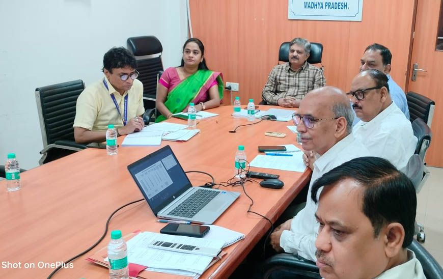 उप निर्वाचन का कार्य निष्पक्षता व गंभीरता के साथ करें : मुख्य निर्वाचन पदाधिकारी झा