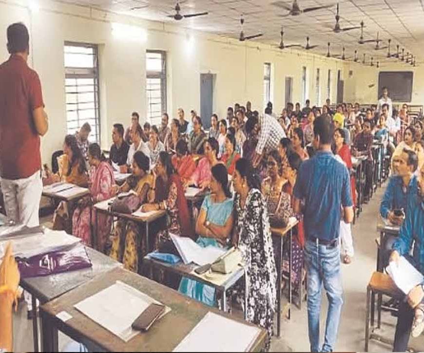 CG के शिक्षकों को हाईकोर्ट से नहीं मिली राहत, क्रमोन्नति वेतनमान पर रिट याचिकाएं खारिज