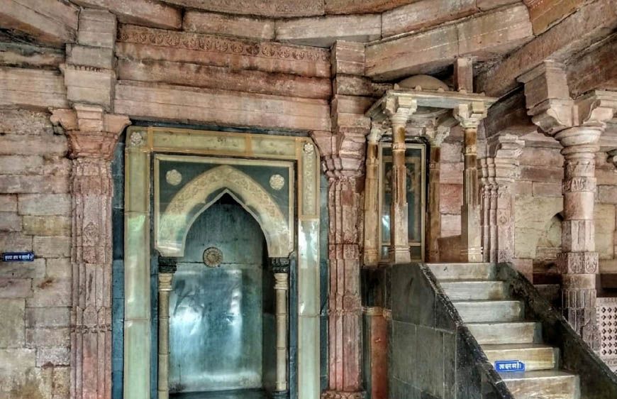 हाई कोर्ट के फैसले के दो माह बाद बदली भोजशाला की तस्वीर, विकास कार्यों और धार्मिक गतिविधियों को मिली रफ्तार