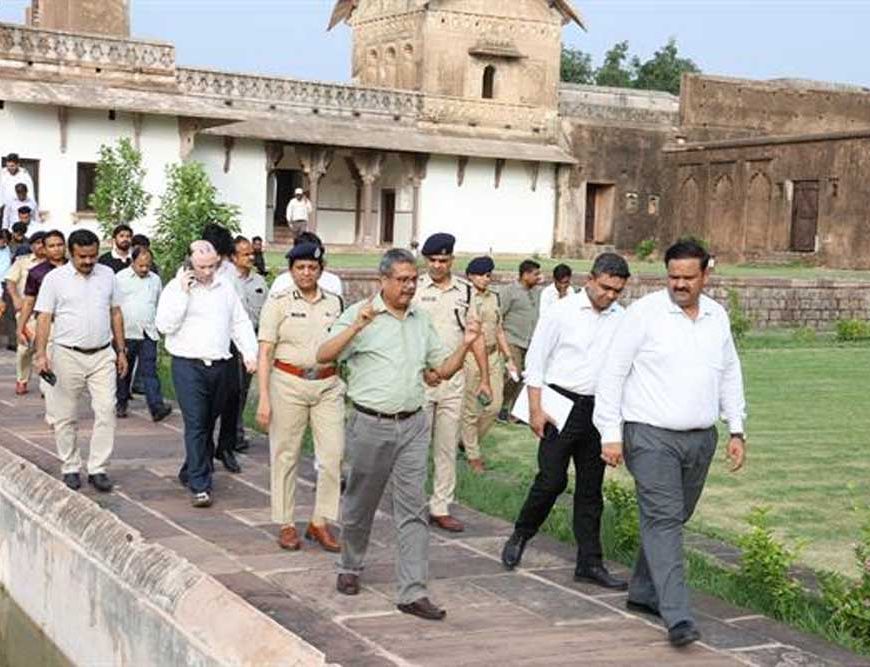 अपर मुख्य सचिव  शुक्ला और संभाग आयुक्त  शर्मा ने किया स्थल निरीक्षण