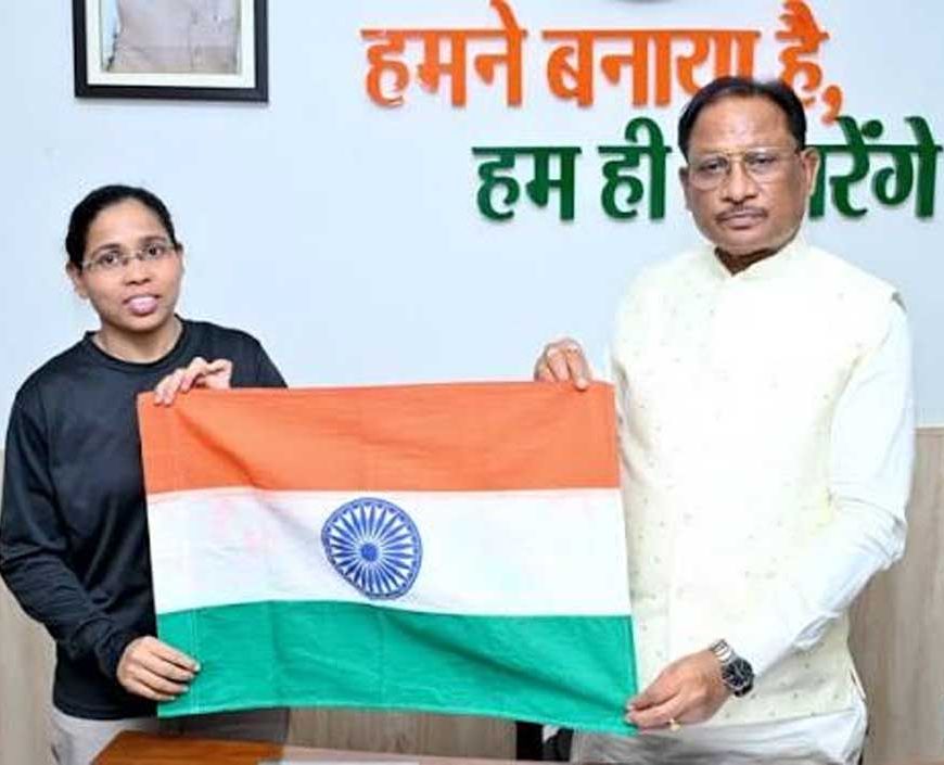 मुख्यमंत्री  विष्णुदेव साय ने माउंट एवरेस्ट फतह करने वाली पर्वतारोही अमिता श्रीवास को दी बधाई