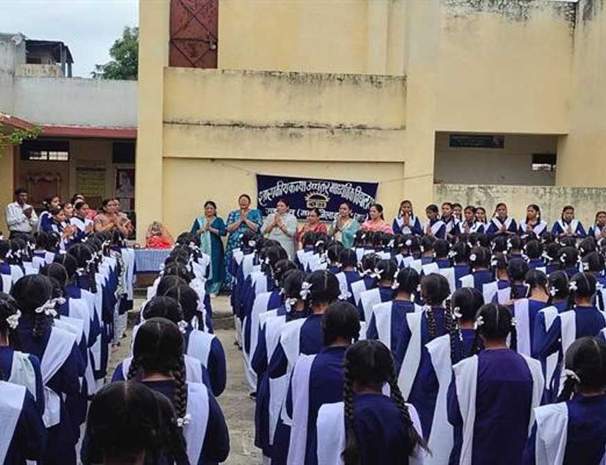 प्रदेश के 3,553 शासकीय स्कूलों के विद्यार्थियों ने 274 सांदीपनि विद्यालयों का किया शैक्षणिक भ्रमण