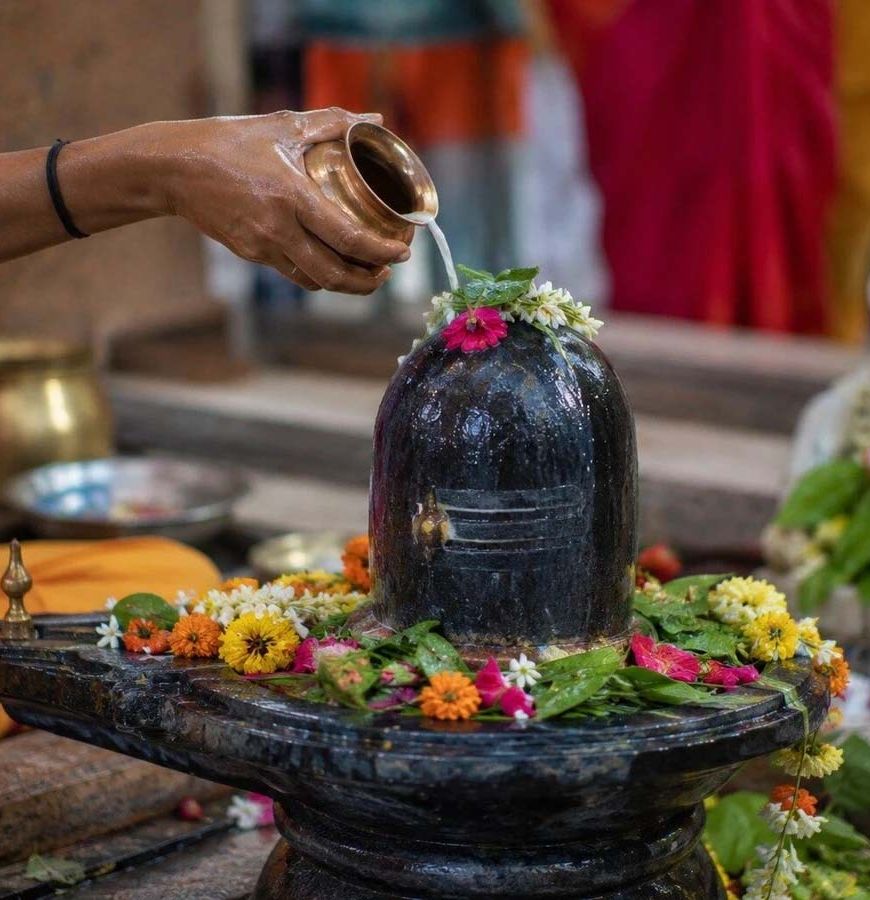 सावन 2026 में पड़ेंगे 4 सोमवार, जानें पूरी तारीख और महत्व