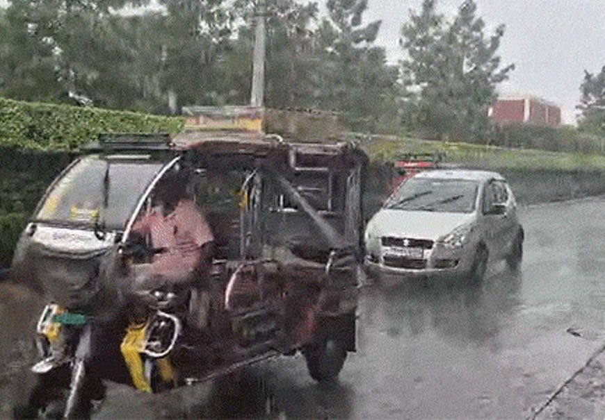 Punjab Weather Alert: 13 जिलों में भारी से बेहद भारी बारिश का अलर्ट, जालंधर में दिन में छाया अंधेरा