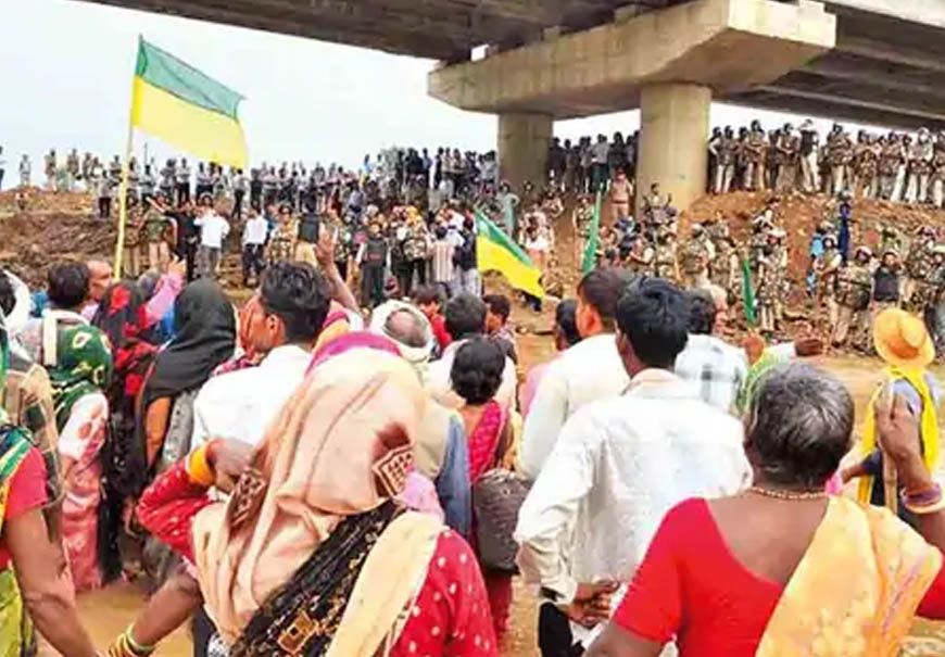 केन-बेतवा परियोजना: 17 दिन बाद खत्म हुआ 'चिता आंदोलन', प्रशासन ने प्रभावितों को बलपूर्वक हटाया, अनशन जारी