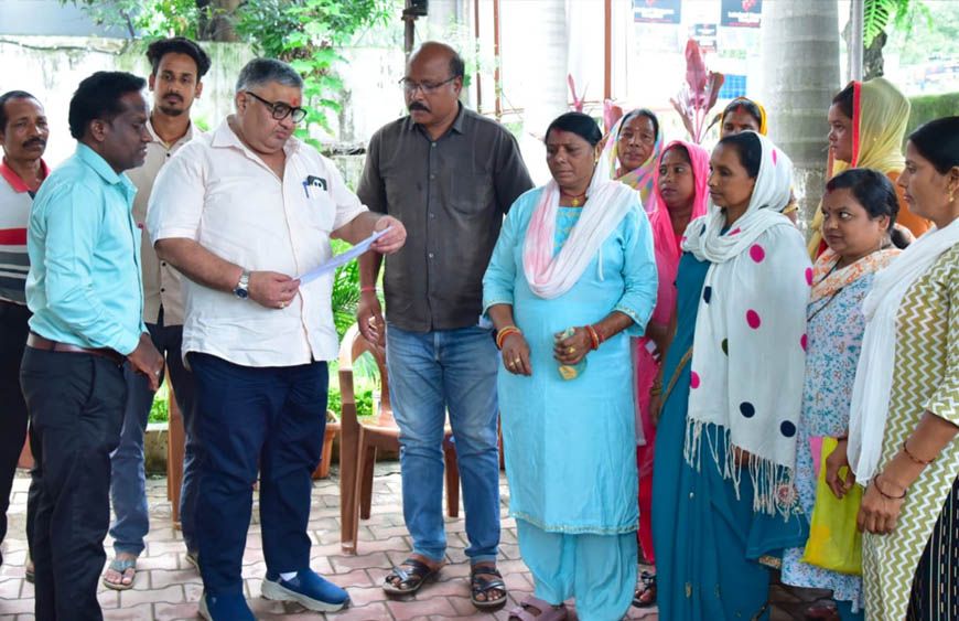जनदर्शन में पर्यटन एवं संस्कृति मंत्री राजेश अग्रवाल ने सुनीं लोगों की समस्याएं, त्वरित समाधान के दिए निर्देश