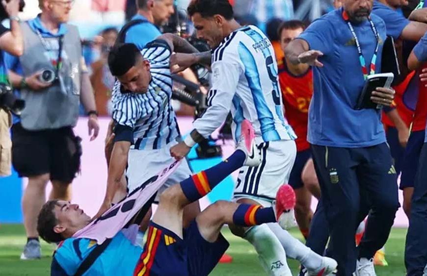 फीफा वर्ल्ड कप फाइनल में बवाल, अर्जेंटीना खिलाड़ियों पर मारपीट के आरोप