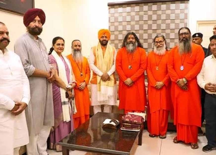 हरियाणा के CM नायब सैनी जालंधर पहुंचे, दिव्य ज्योति संस्थान के सेवा कार्यों की जमकर सराहना